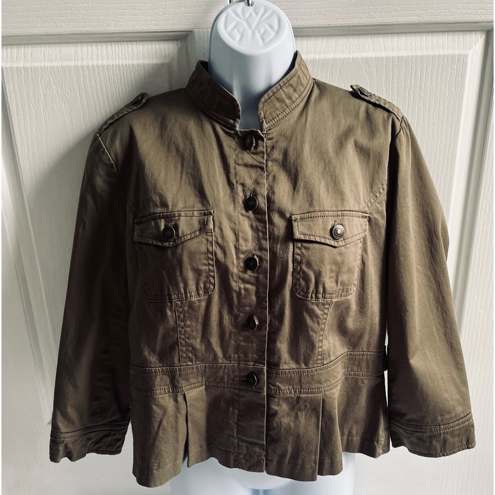 Woman’s Spense Olive Green Jacket in size large.